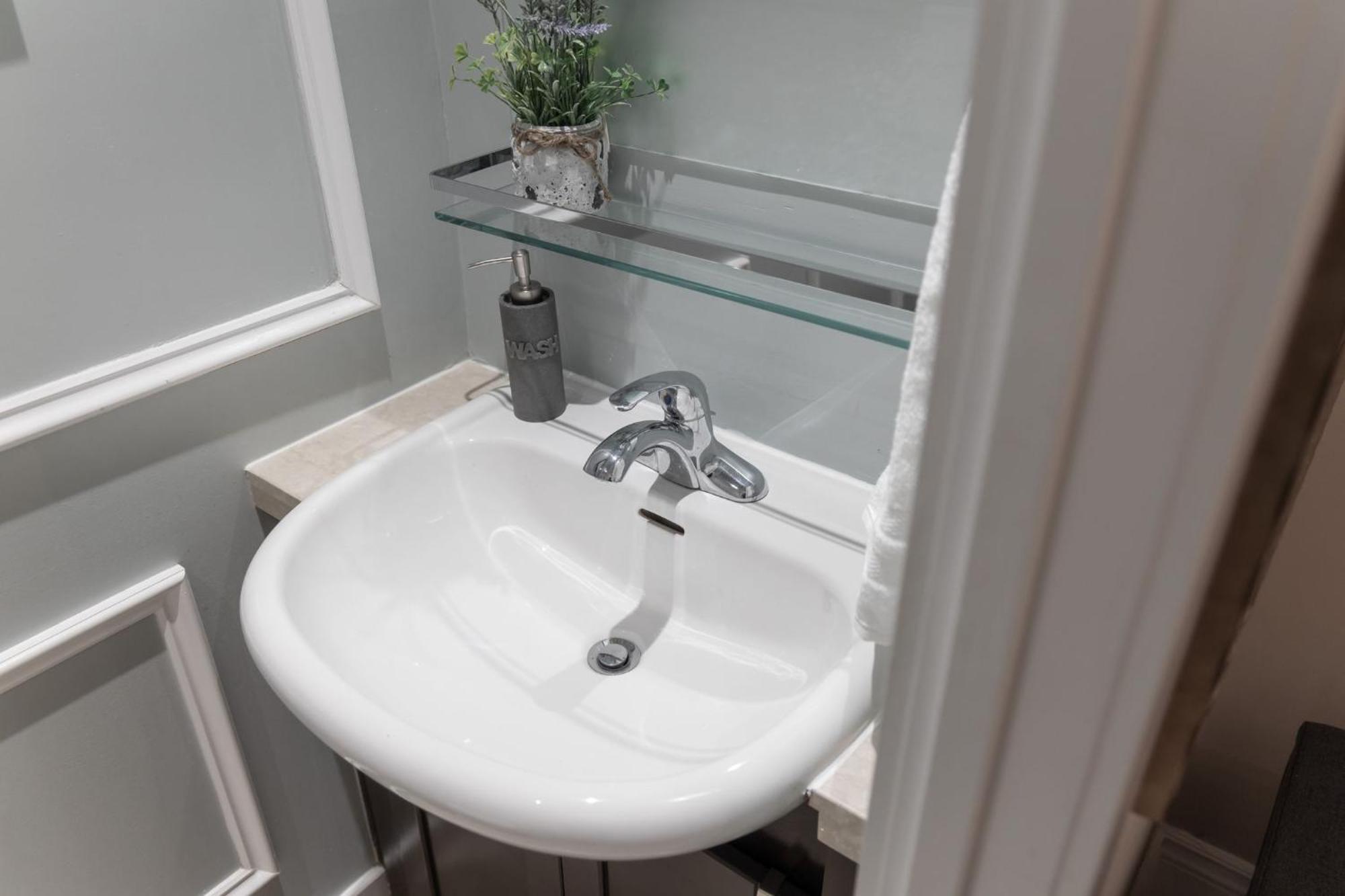 Waterfront Queens Quay West Apartment
