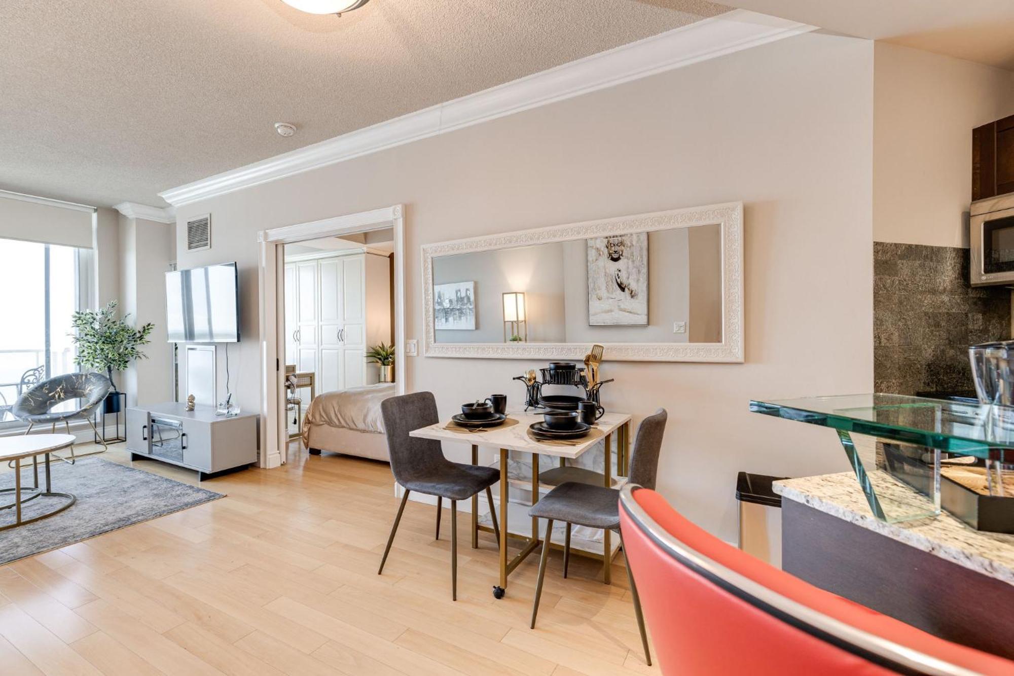 Apartment Waterfront Queens Quay West Toronto