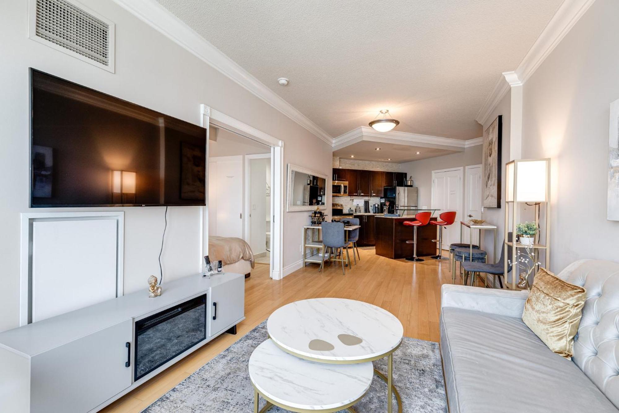 Waterfront Queens Quay West Apartment Toronto