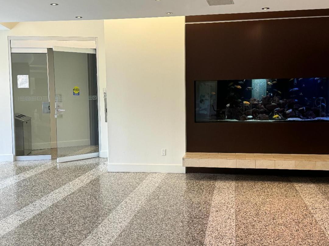 Waterfront Queens Quay West Apartment *