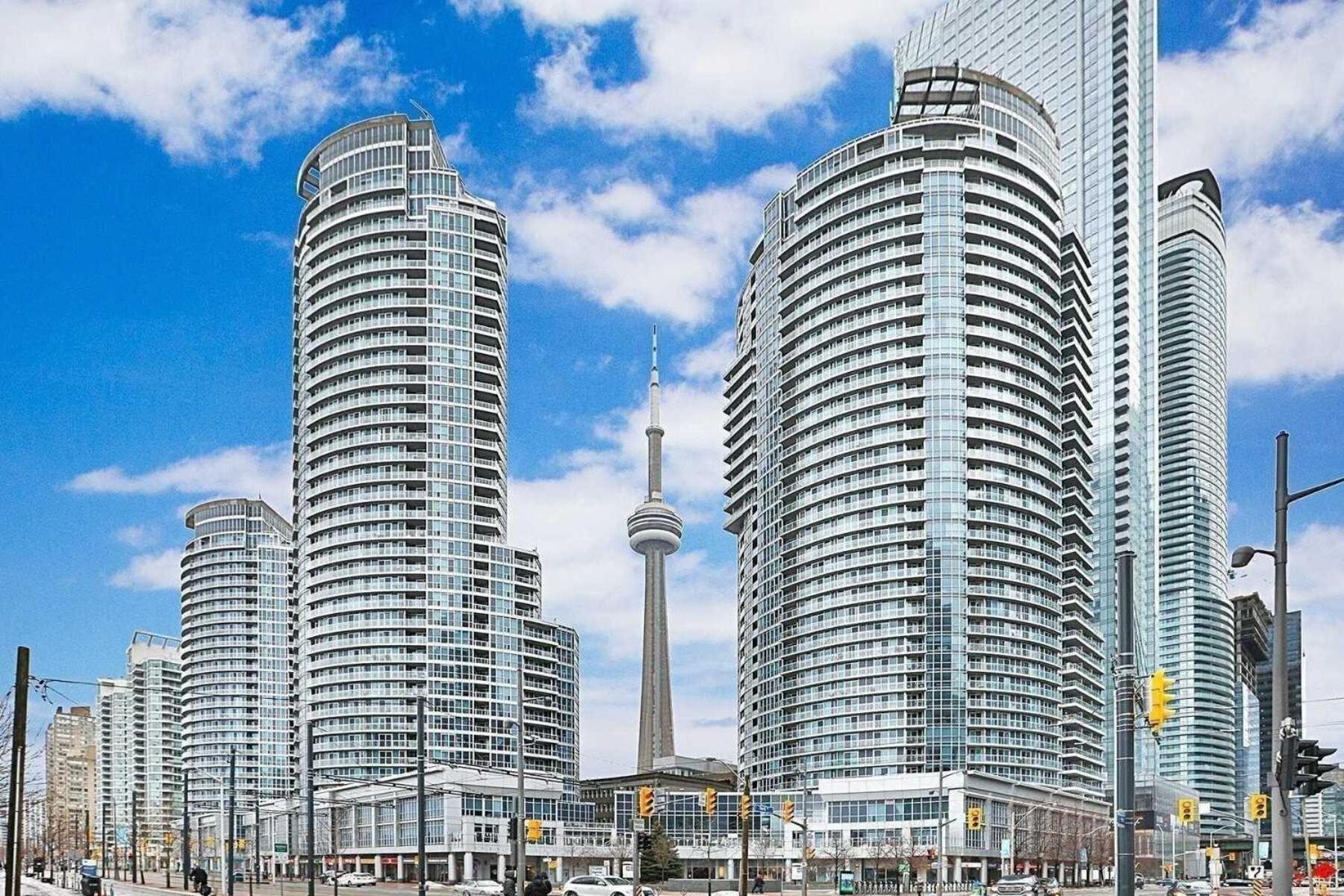 Waterfront Queens Quay West Apartment Toronto